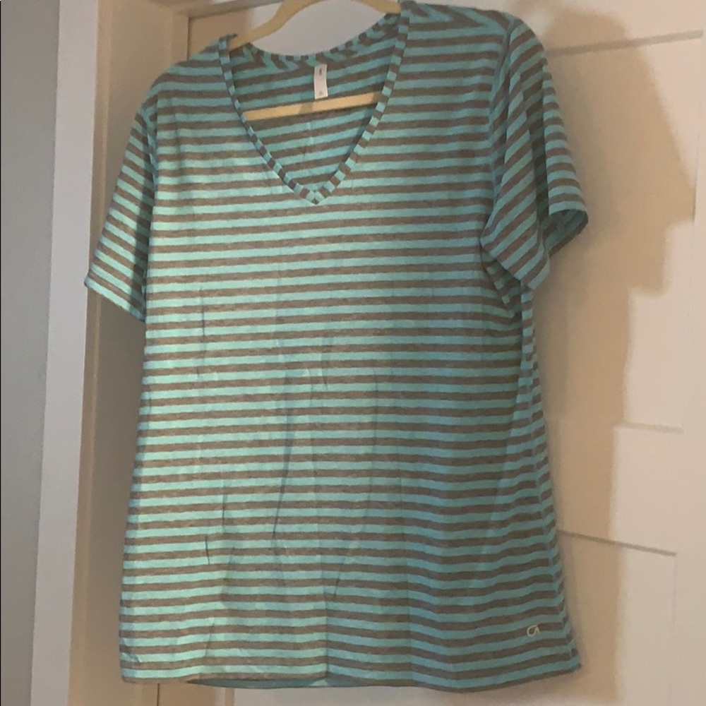 Gap workout Dri fit tee